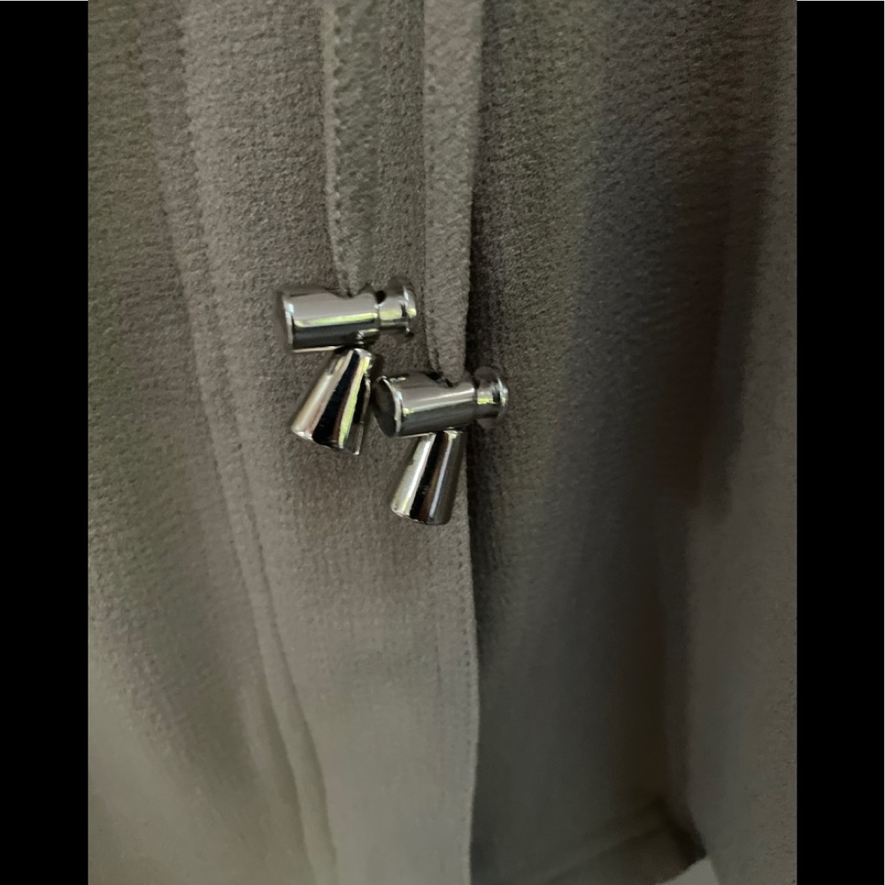 Lisa Rinna Taupe Vest 1X - Picture 7 of 13